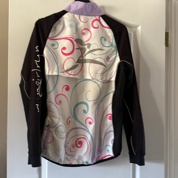 Made in Canada running jacket - Picture 2 of 5